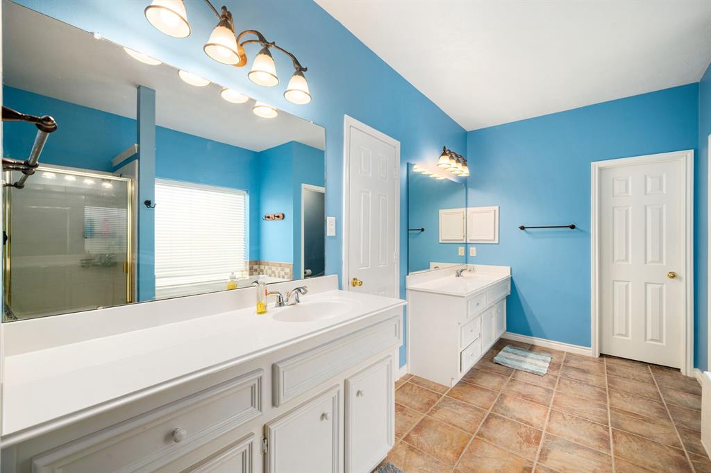 7619 Limber Bough Drive, Humble, Texas image 17