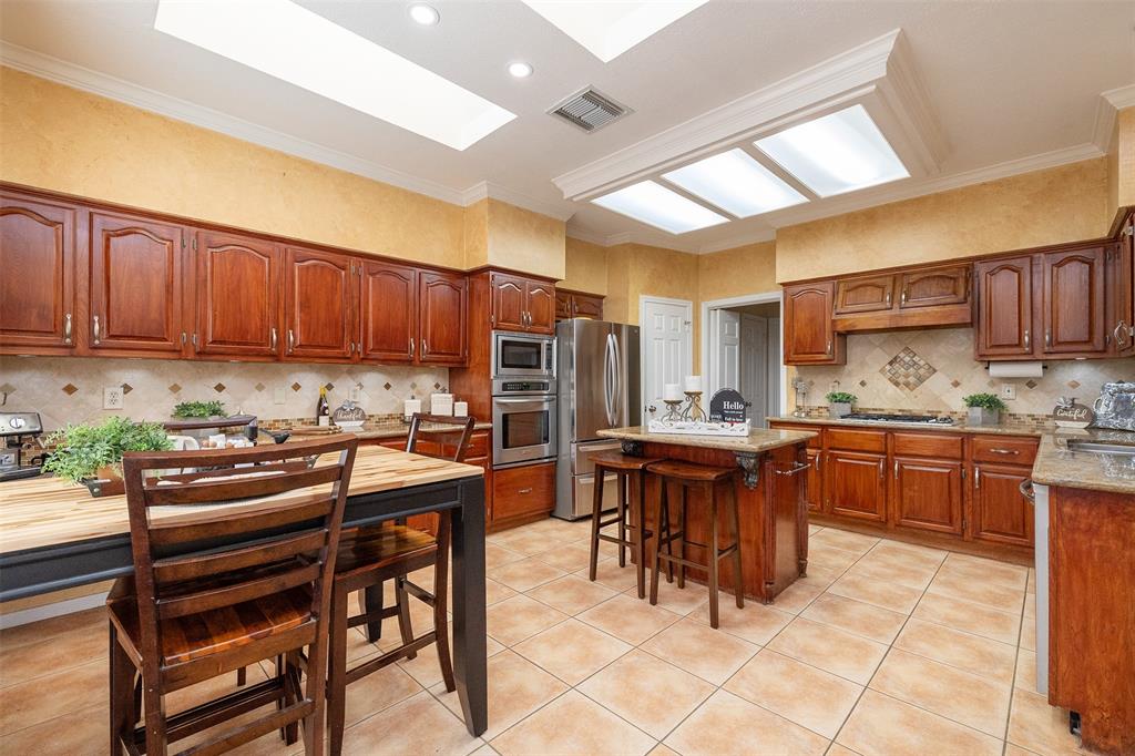 15927 Viney Creek Drive, Houston, Texas image 3