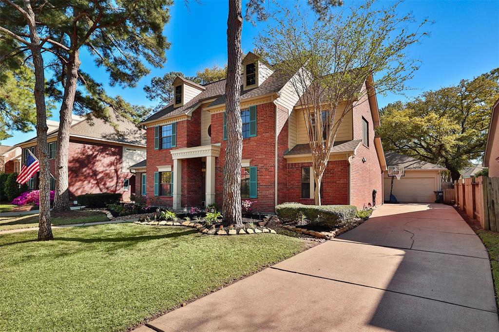 15927 Viney Creek Drive, Houston, Texas image 2