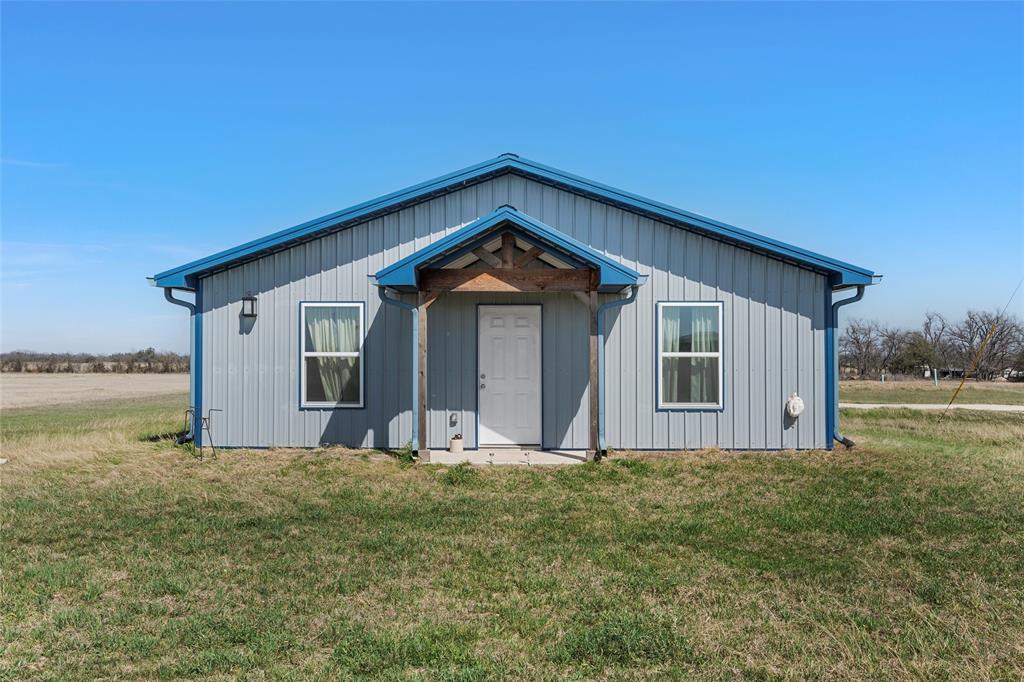 736 County Road 478, Lott, Texas image 1