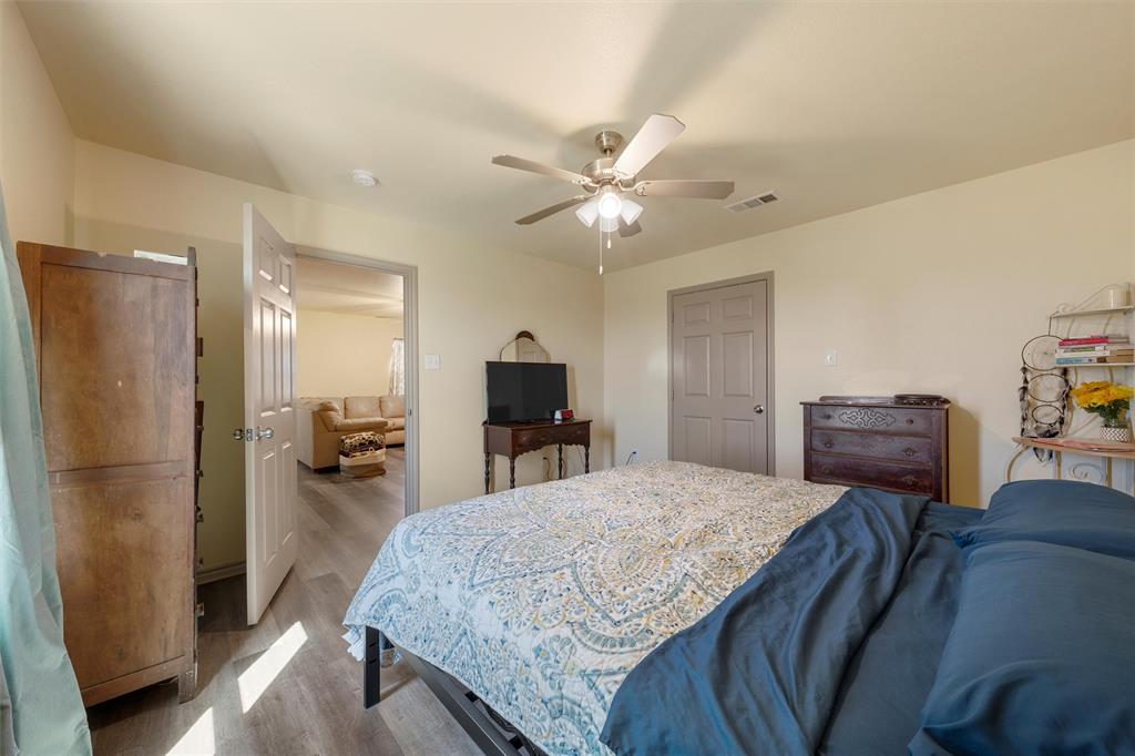 736 County Road 478, Lott, Texas image 17
