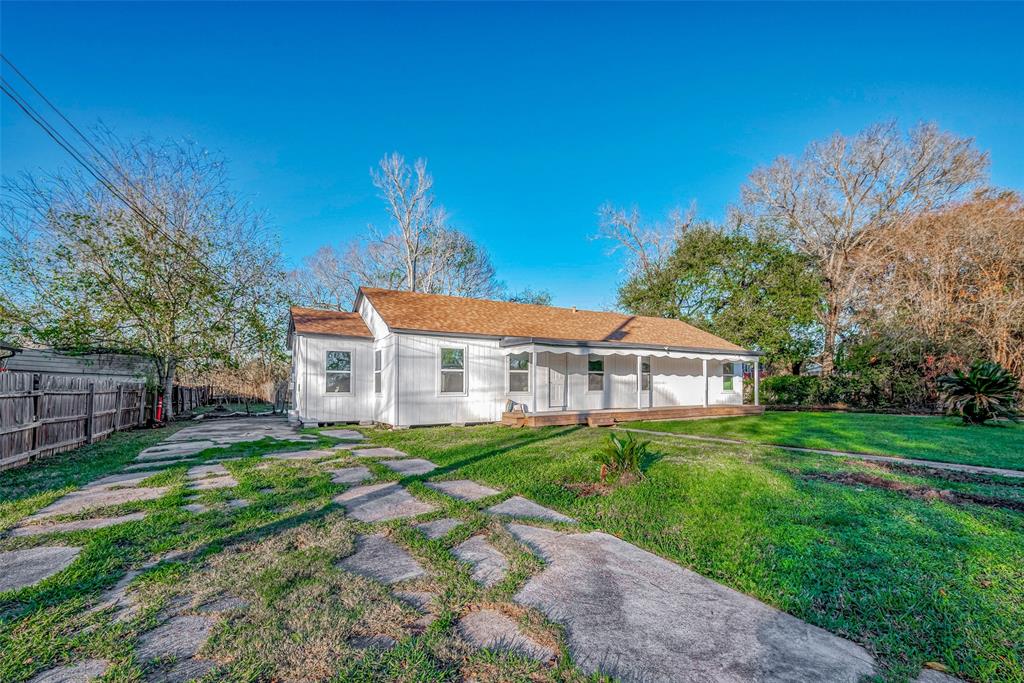 3009 Lincoln Street, Liberty, Texas image 2