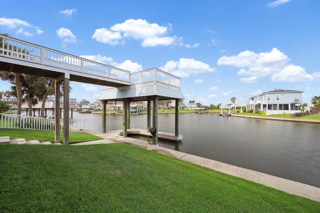 4226 Santiago Circle, Galveston, Texas image 35