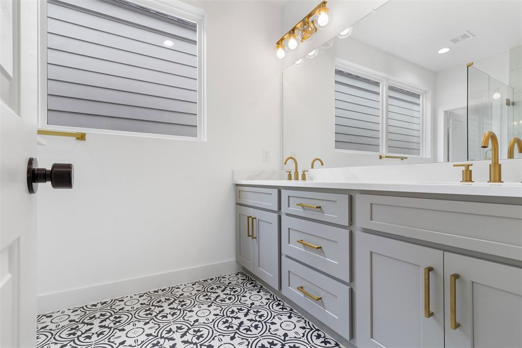 4604 Crown Grove Lane, Houston, Texas image 2