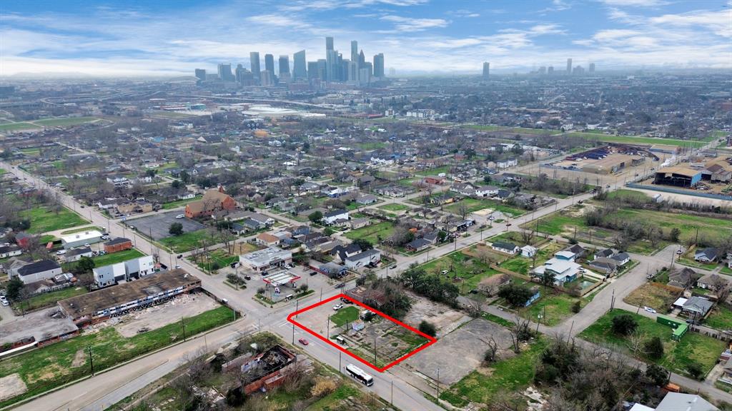 2401 Jensen Drive, Houston, Texas image 18