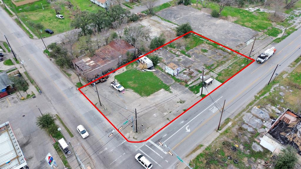 2401 Jensen Drive, Houston, Texas image 10