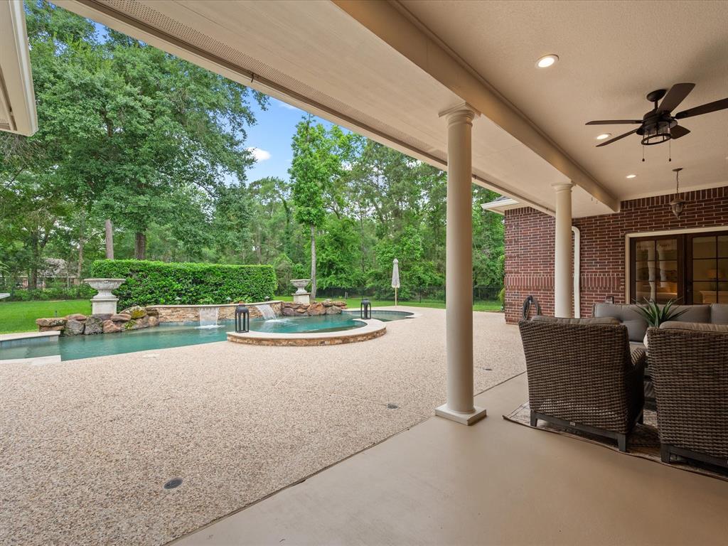 9810 Clubhouse Circle, Magnolia, Texas image 35