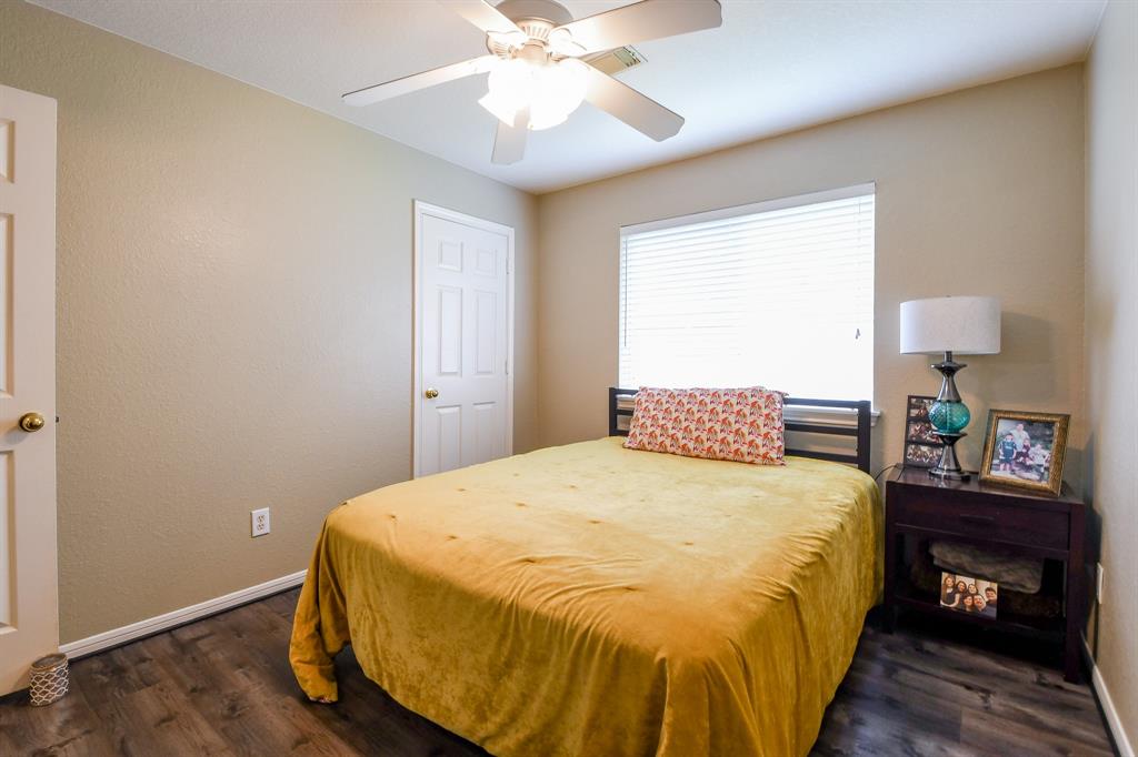 4926 Knights Branch Drive, Sugar Land, Texas image 24