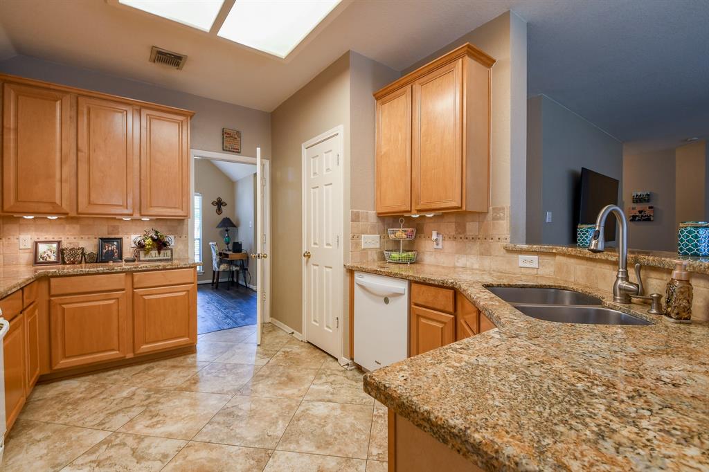 4926 Knights Branch Drive, Sugar Land, Texas image 14