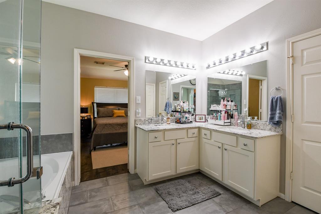 4926 Knights Branch Drive, Sugar Land, Texas image 20