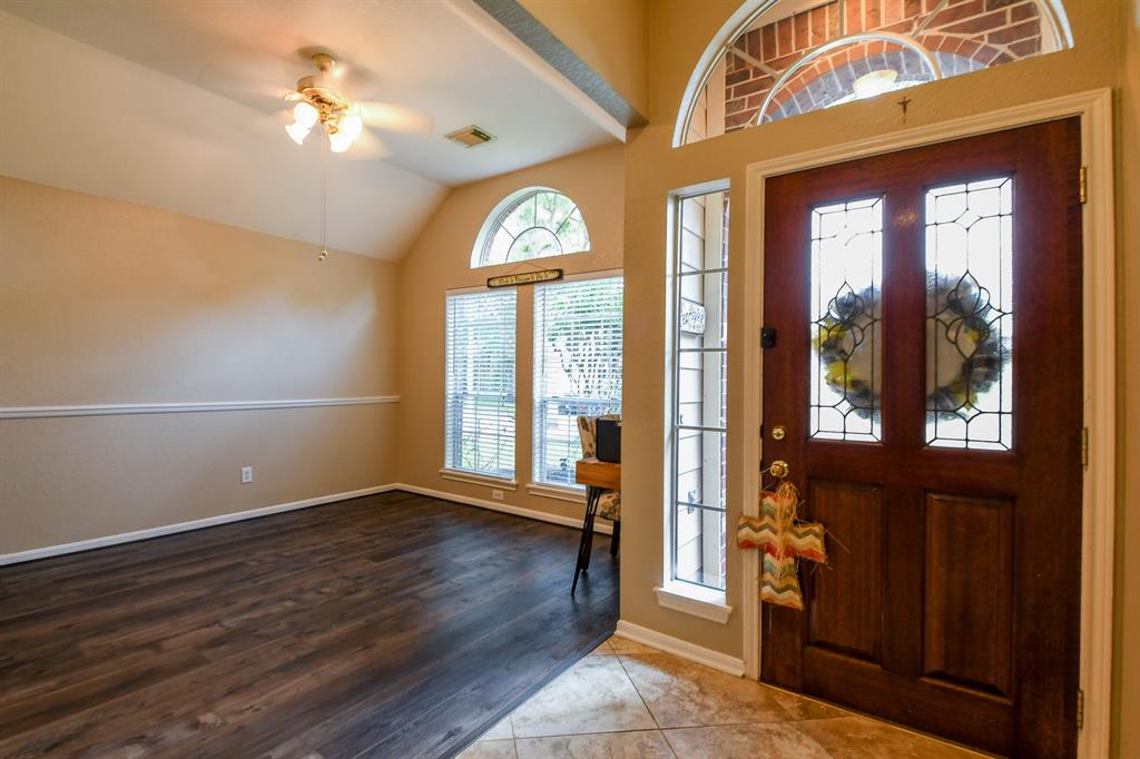 4926 Knights Branch Drive, Sugar Land, Texas image 6