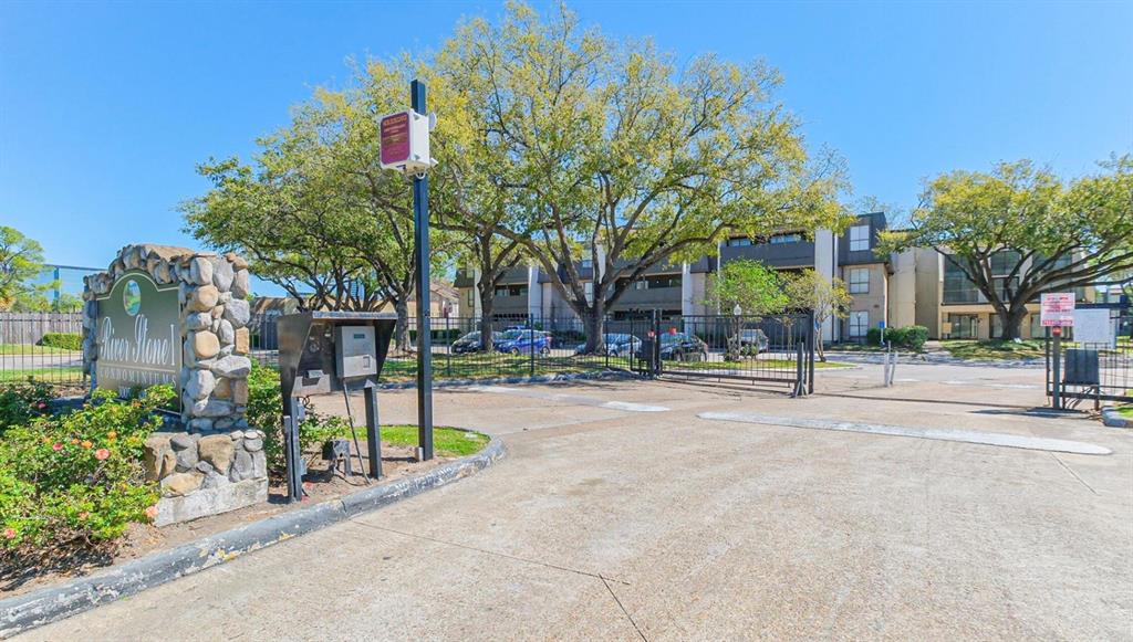 3025 Walnut Bend Lane #16, Houston, Texas image 23