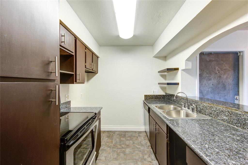 3025 Walnut Bend Lane #16, Houston, Texas image 7