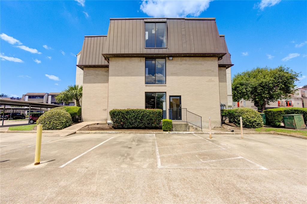 3025 Walnut Bend Lane #16, Houston, Texas image 1