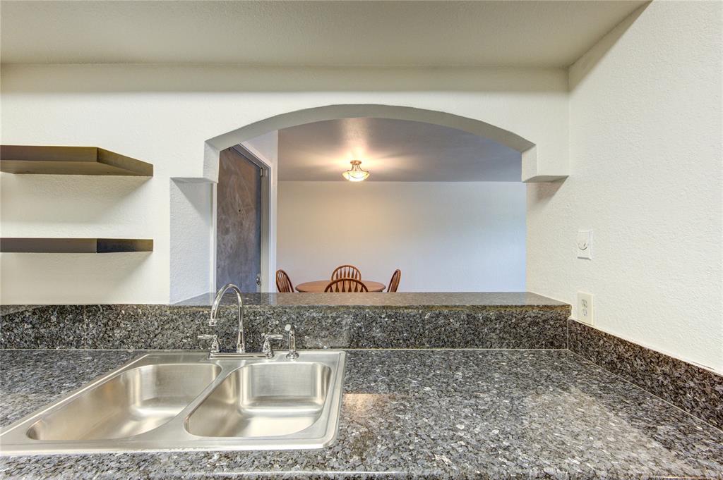 3025 Walnut Bend Lane #16, Houston, Texas image 9