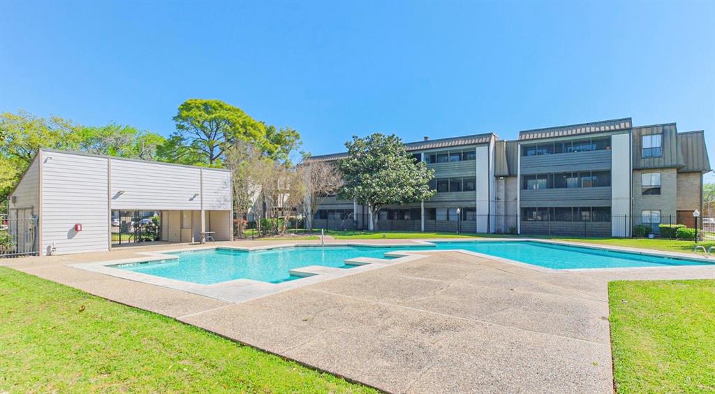 3025 Walnut Bend Lane #16, Houston, Texas image 24