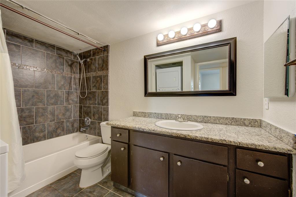 3025 Walnut Bend Lane #16, Houston, Texas image 15