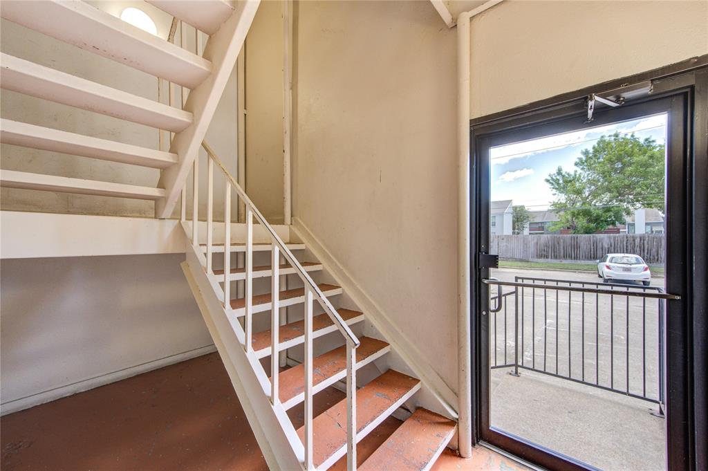 3025 Walnut Bend Lane #16, Houston, Texas image 20