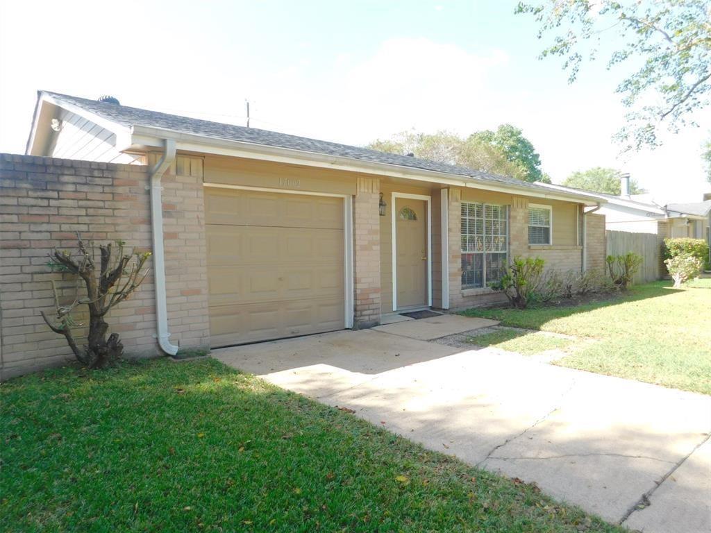 17002 Rippling Mill Drive, Sugar Land, Texas image 1