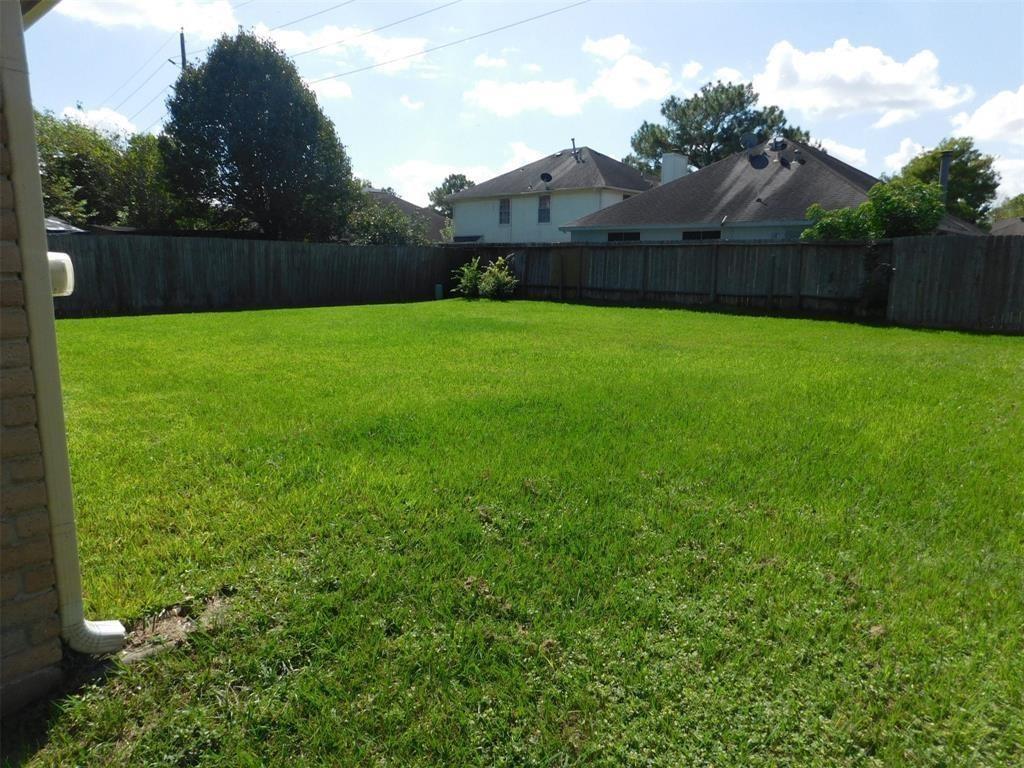 17002 Rippling Mill Drive, Sugar Land, Texas image 9