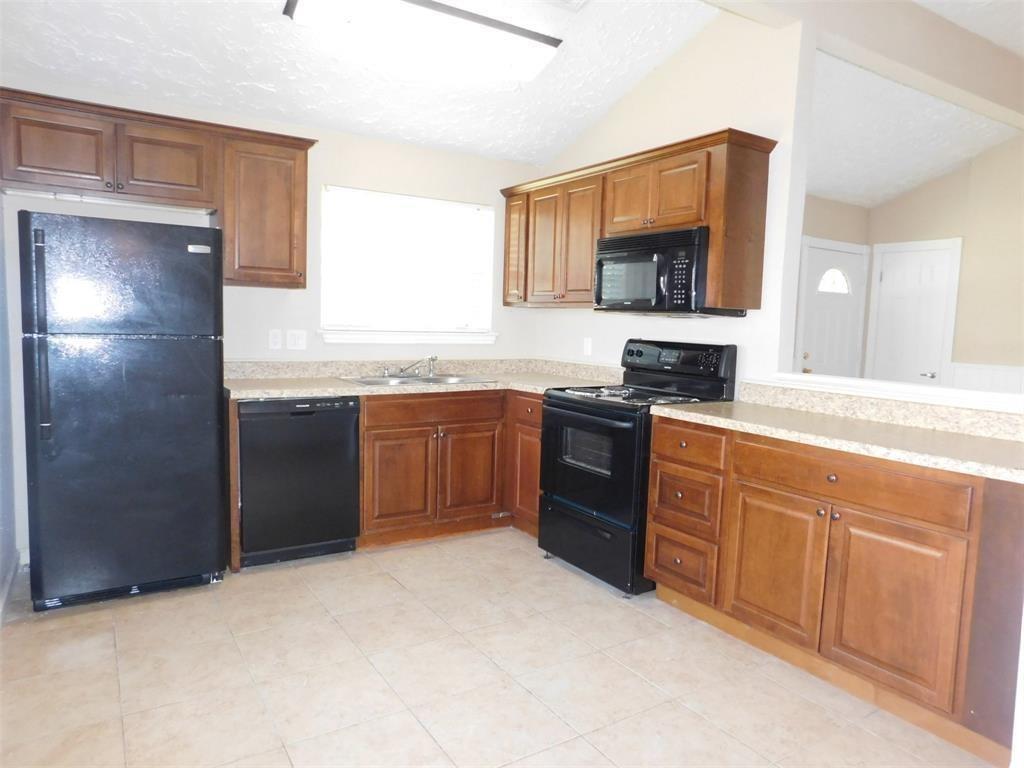 17002 Rippling Mill Drive, Sugar Land, Texas image 5