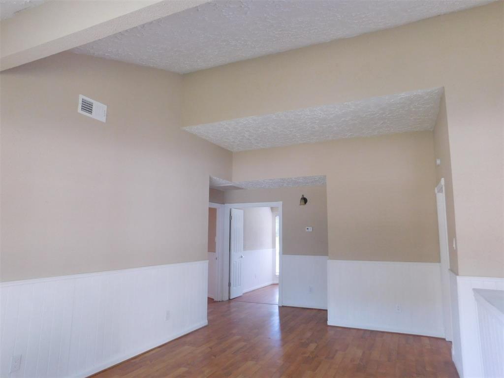 17002 Rippling Mill Drive, Sugar Land, Texas image 4