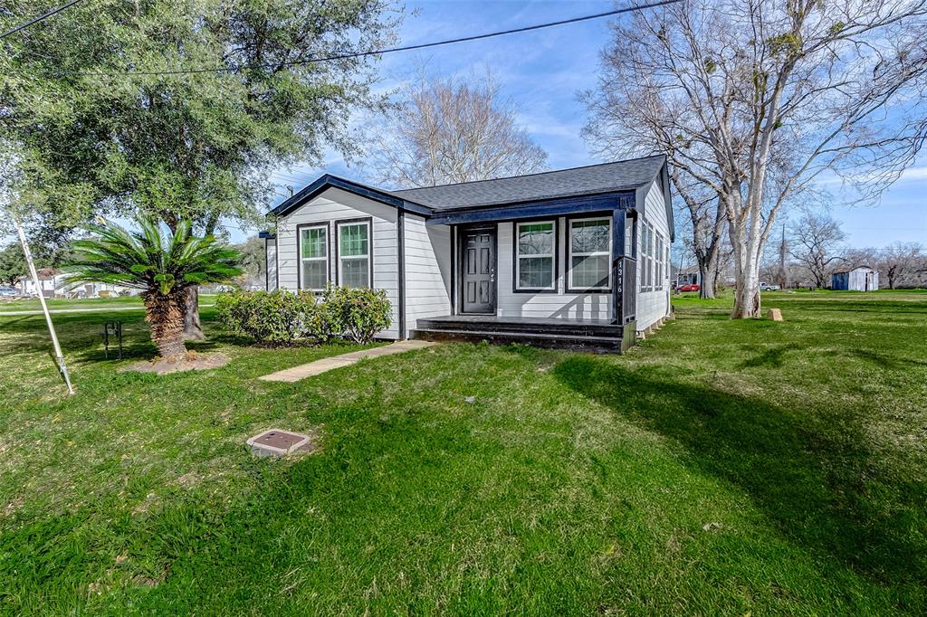 1316 Bailey Street Street, Wharton, Texas image 2