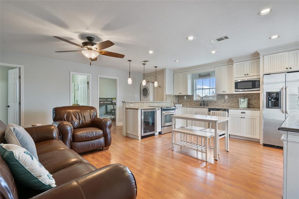 2375 Sand Castle Lane, Crystal Beach, Texas image 8
