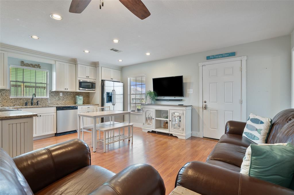 2375 Sand Castle Lane, Crystal Beach, Texas image 10