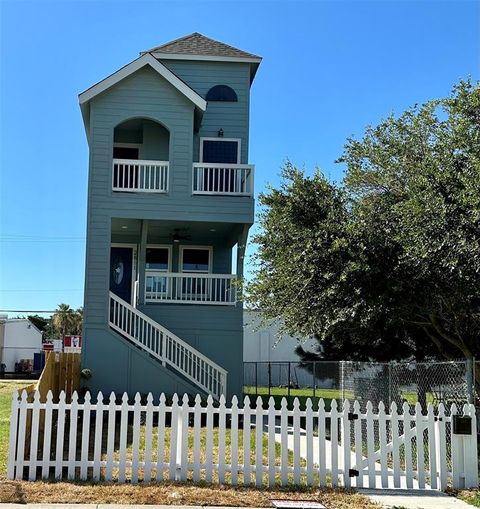 Single Family Residence in Galveston TX 2811 Sealy 1.jpg