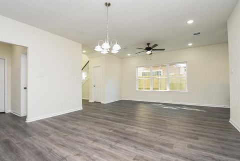 Single Family Residence in Houston TX 2822 Pine Estate Lane 7.jpg