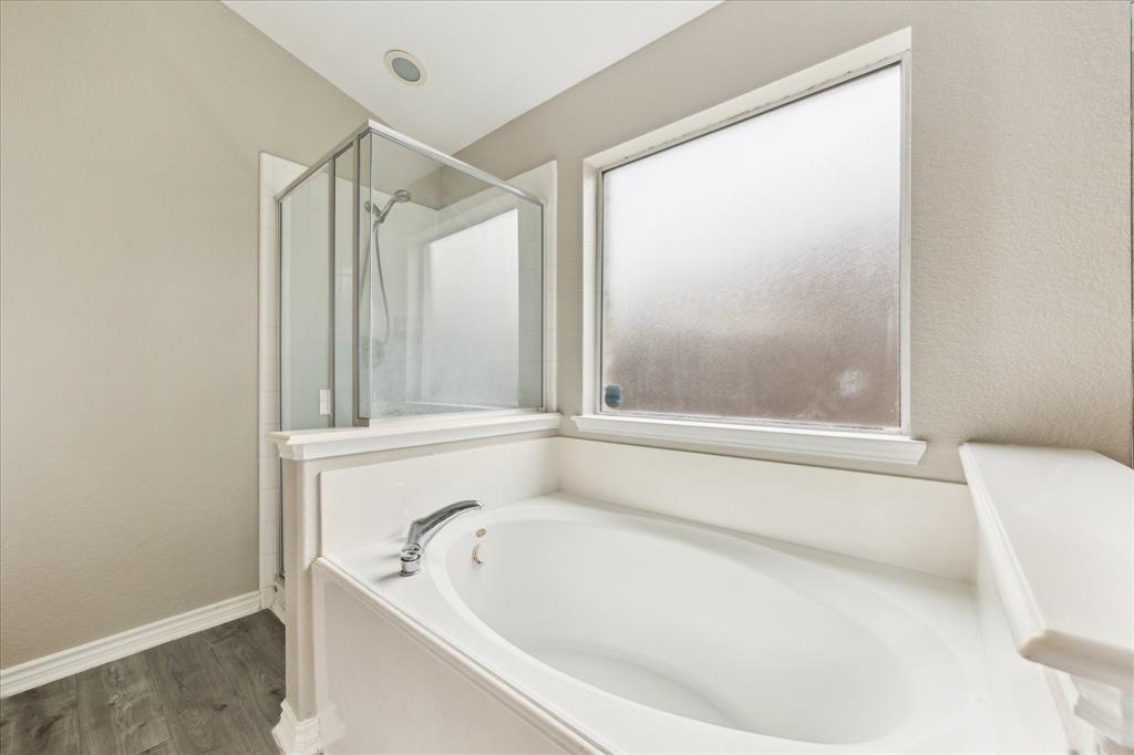7901 Fallen Oak Lane, Texas City, Texas image 11