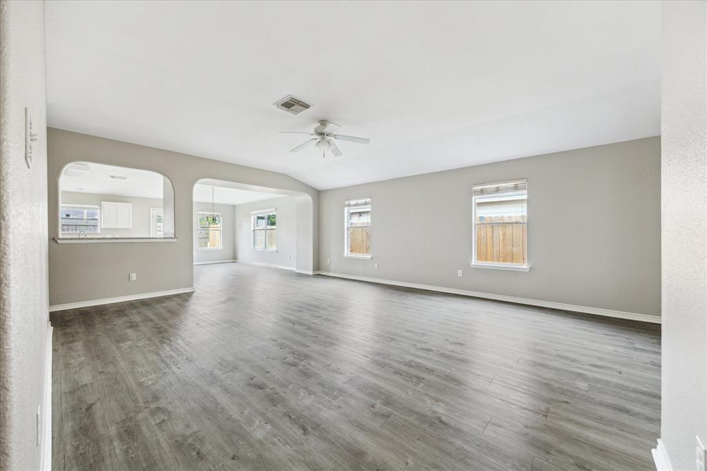 7901 Fallen Oak Lane, Texas City, Texas image 4