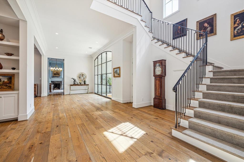 2116 Looscan Lane