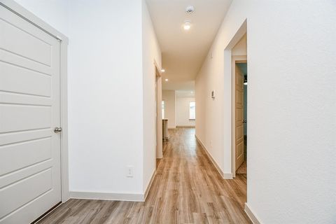 A home in Rosharon