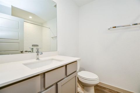 A home in Rosharon