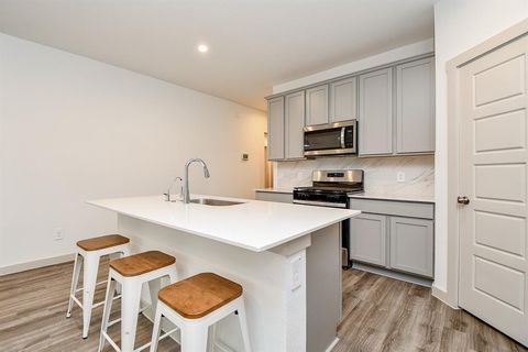 A home in Rosharon