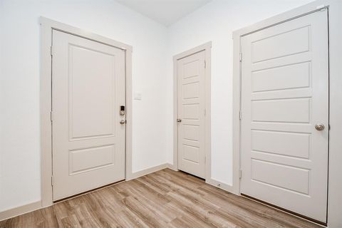 A home in Rosharon