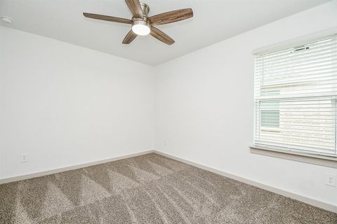 A home in Rosharon