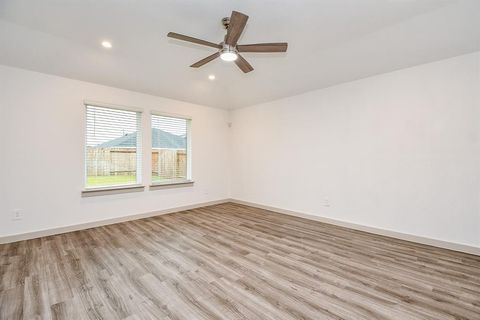 A home in Rosharon