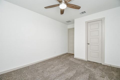 A home in Rosharon
