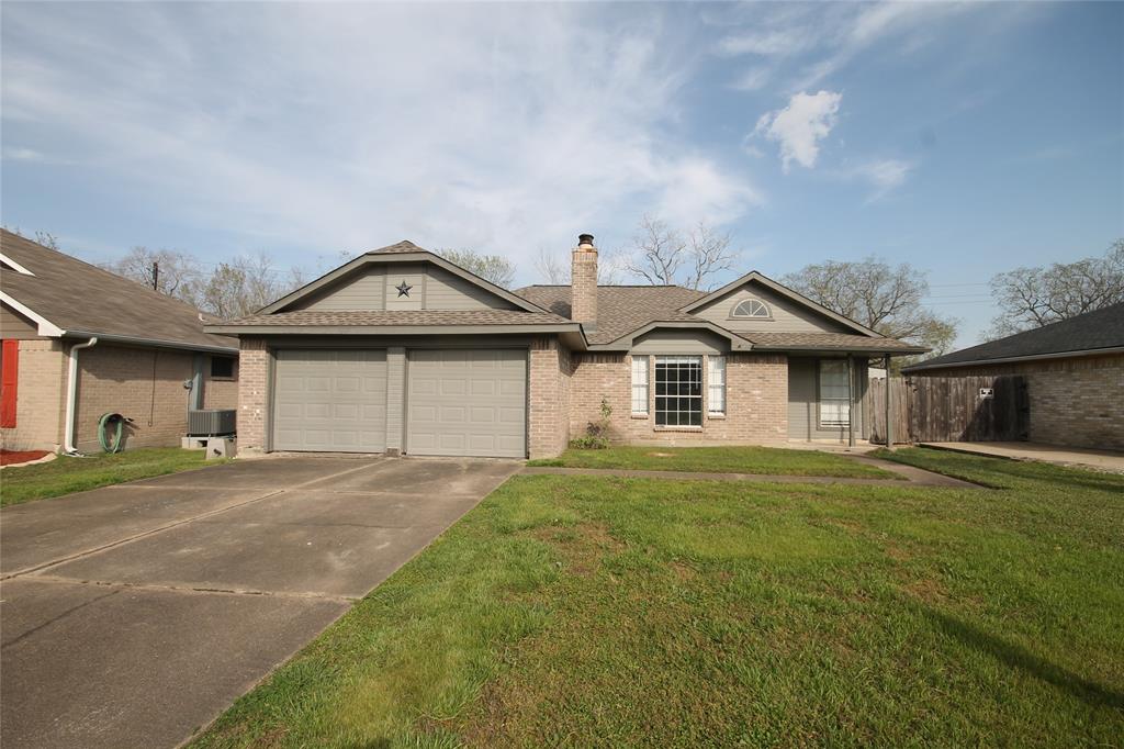 3819 Brookwind Drive, La Porte, Texas image 2