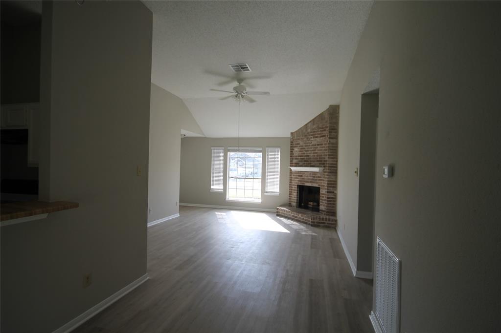 3819 Brookwind Drive, La Porte, Texas image 3