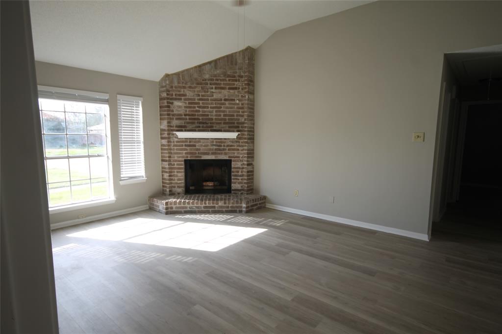 3819 Brookwind Drive, La Porte, Texas image 6
