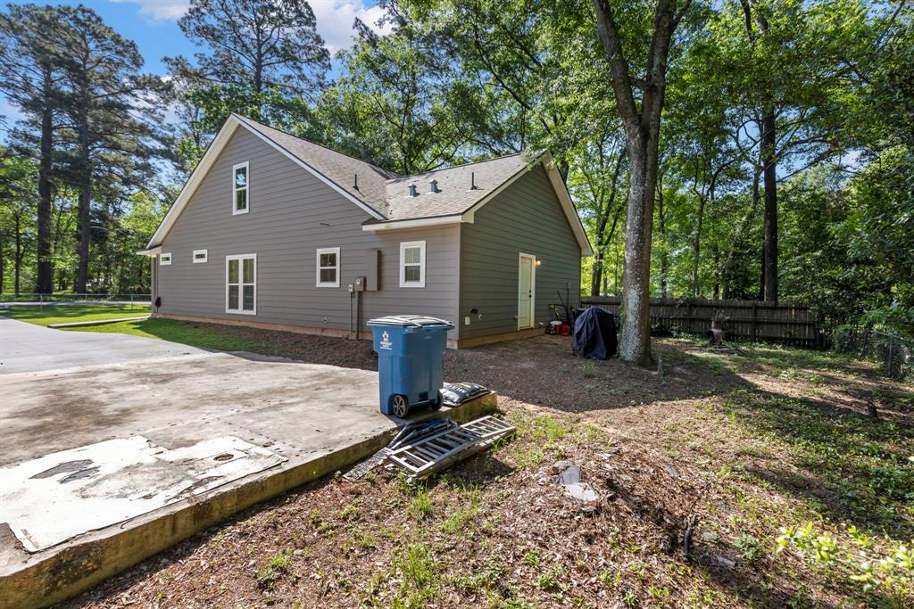 9976 Pine Point Drive, Montgomery, Texas image 31