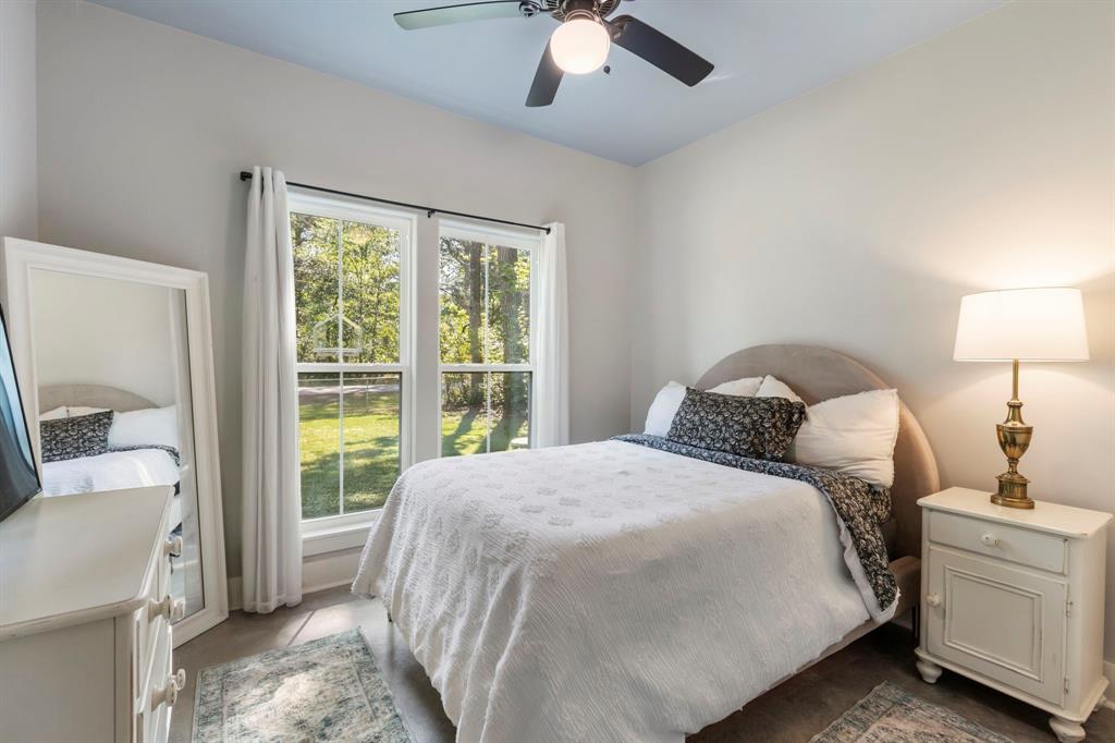9976 Pine Point Drive, Montgomery, Texas image 27