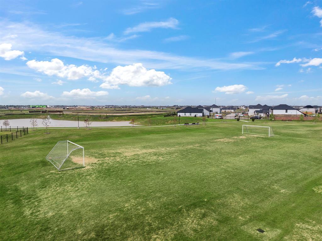 27307 Blue Pool Drive, Katy, Texas image 12