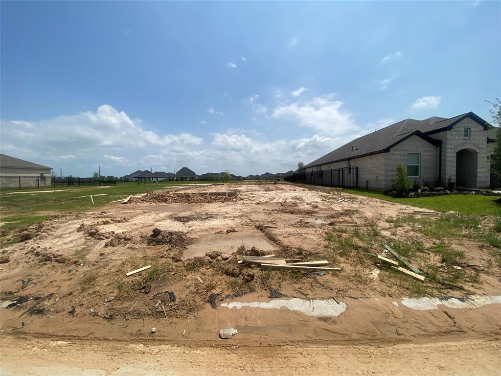 27307 Blue Pool Drive, Katy, Texas image 5