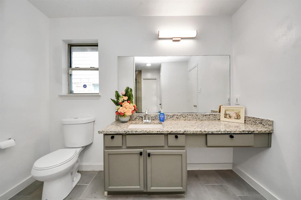 9223 Eaglewood Glen Trail, Houston, Texas image 27