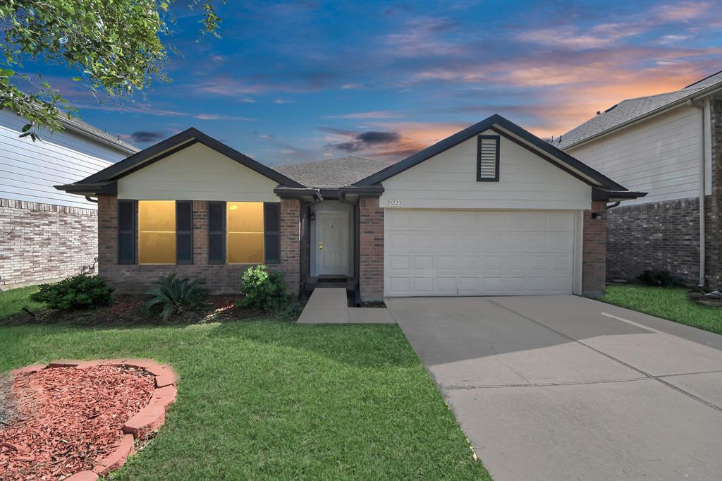 9223 Eaglewood Glen Trail, Houston, Texas image 2